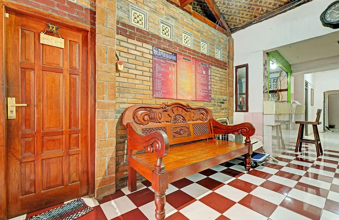 Spot On 91915 Homestay Superman-1